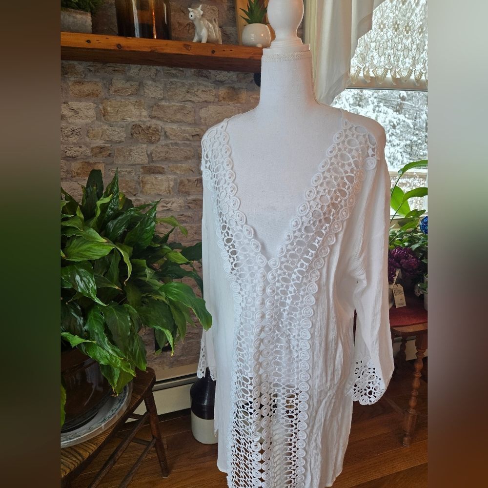 VENUS Soft White Cover Up Size L